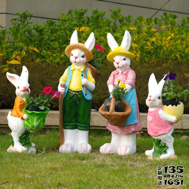 戶外幼兒園仿真動(dòng)物一家四口玻璃鋼兔子雕塑 戶外幼兒園仿真動(dòng)物一家四口玻璃鋼兔子雕塑